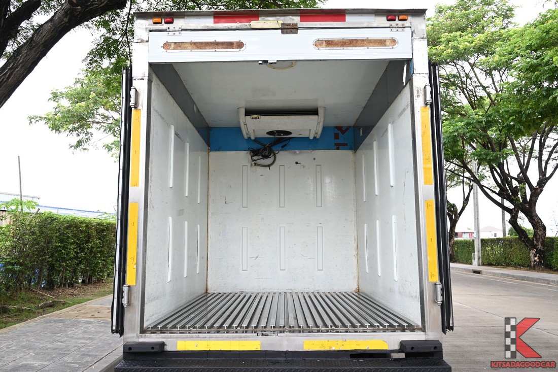 
								Toyota Revo COOL 3925 full									