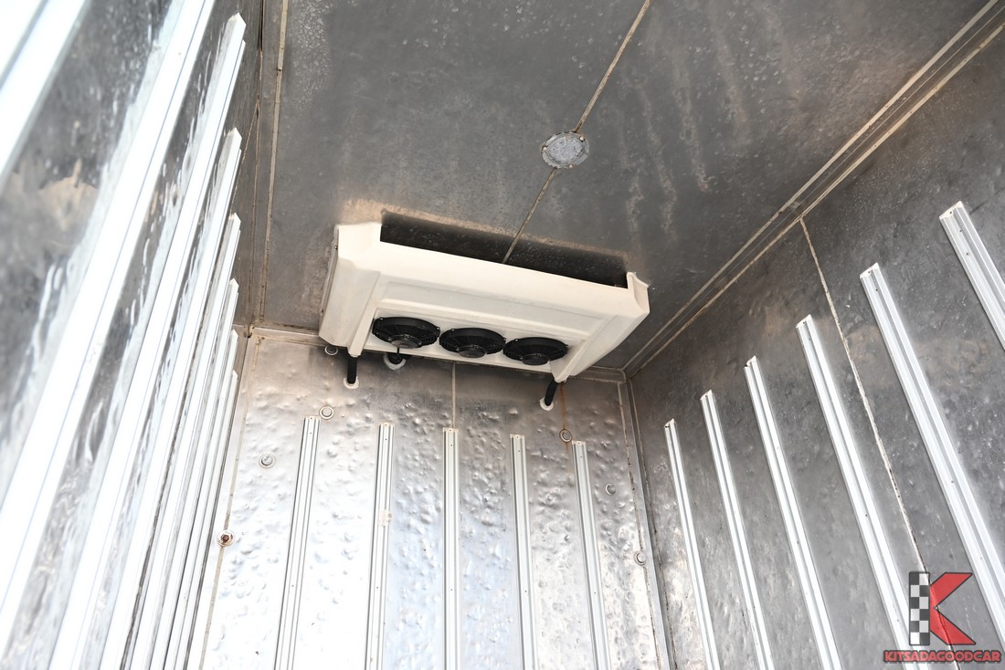 
								Toyota Revo MPC COOL 9406 full									