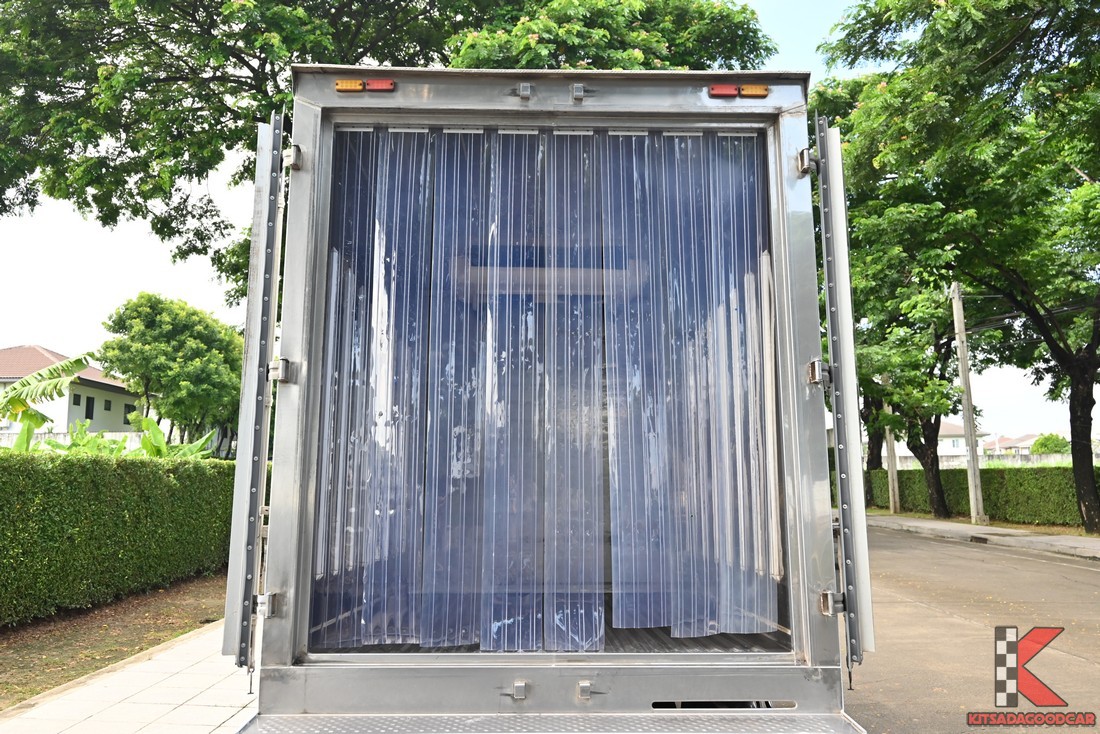 
								Toyota Revo MPC COOL 3917 full									