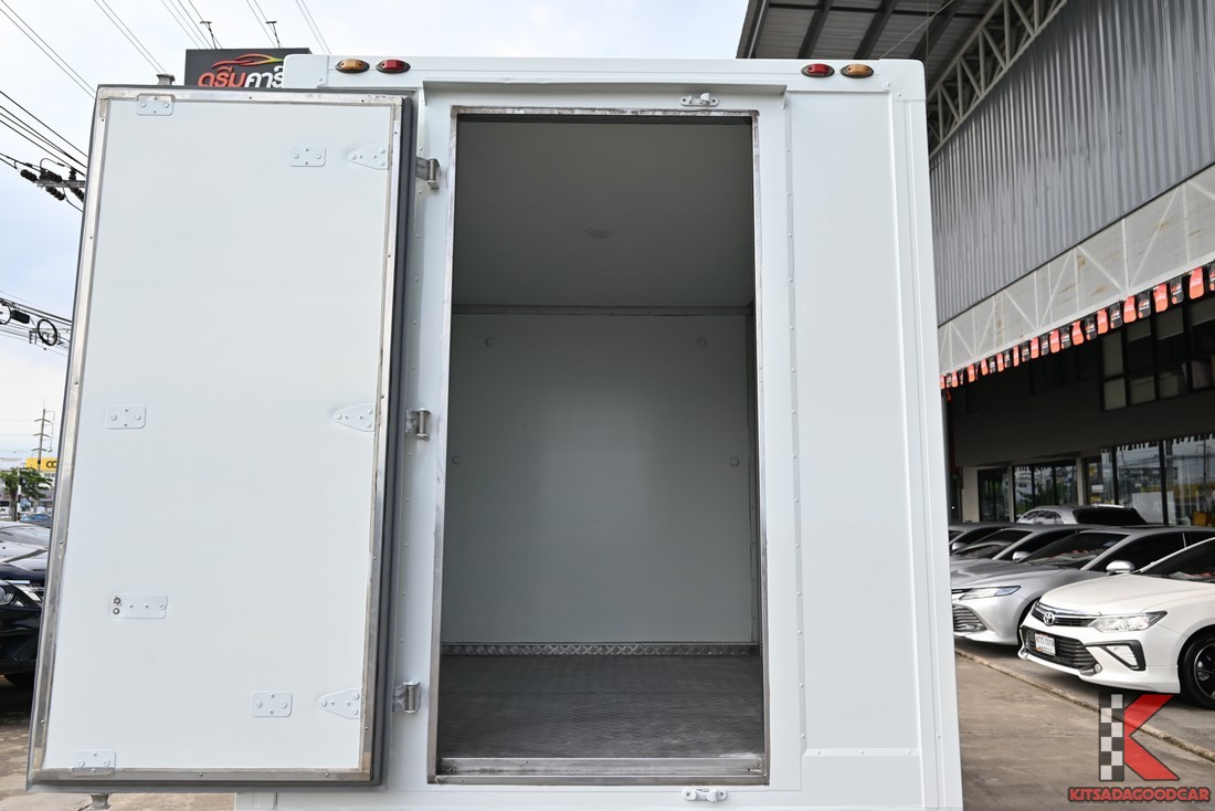 
								ISUZU D-Max cargo 6047 full									