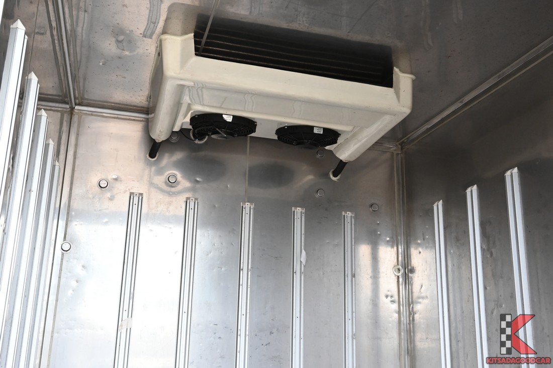 Toyota Revo MPC COOL  479 full