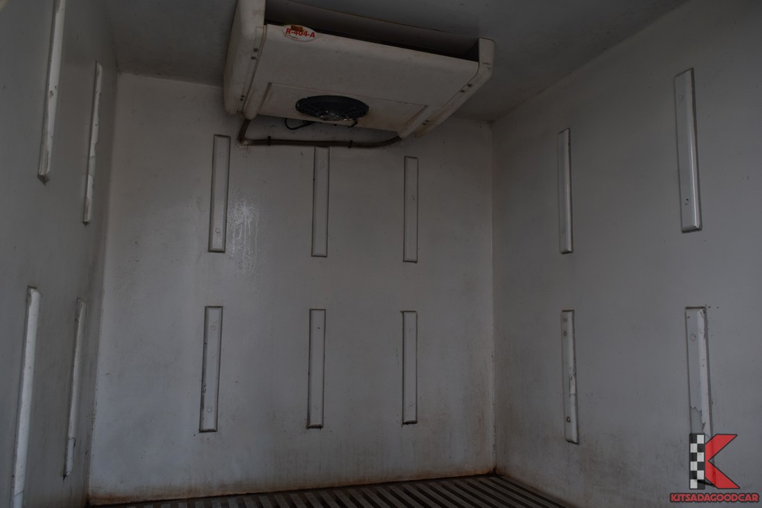 
								Toyota Revo COOL 1698 full									