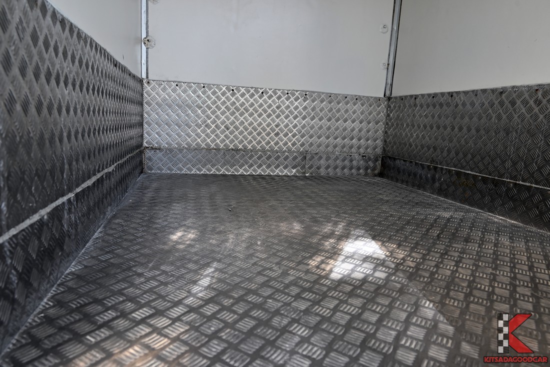 Toyota Revo COOL 4374 full