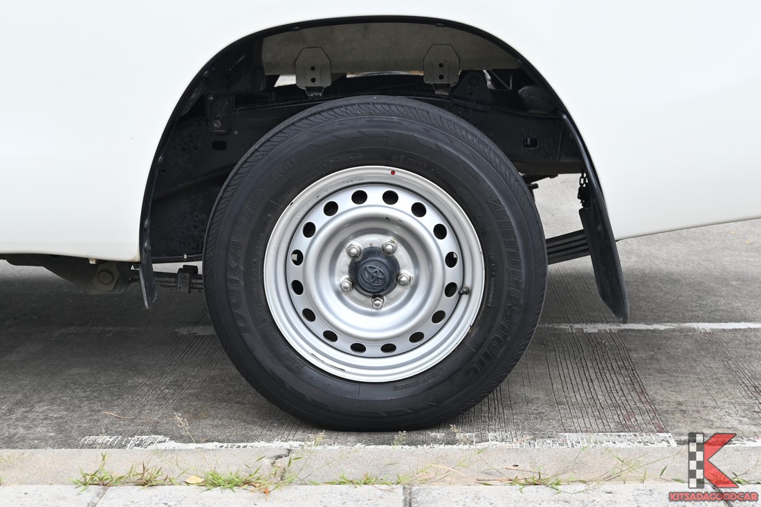 
								Toyota Revo cargo 9396 full									