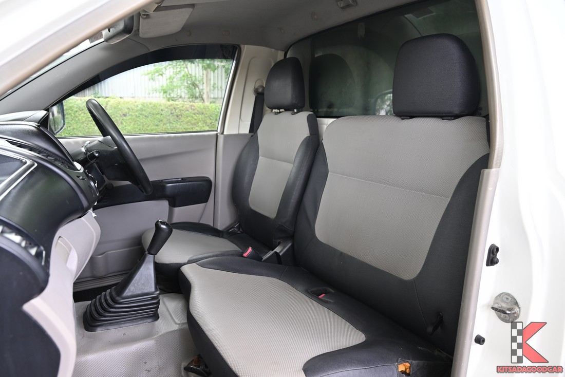 
								Mitsubishi Triton cargo 9396 full									