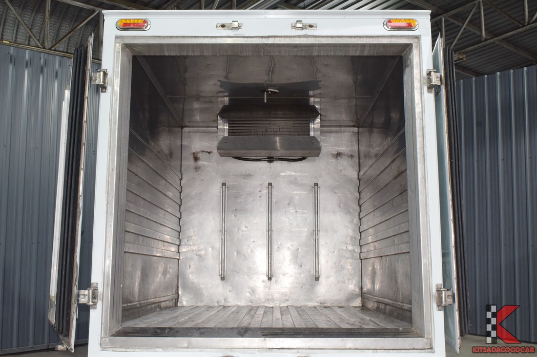 
								ISUZU D-Max COOL 6695 full									