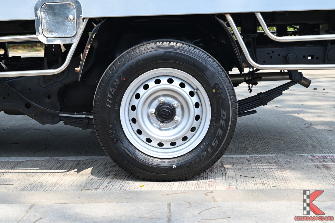 
								Toyota Revo cargo 294 full									