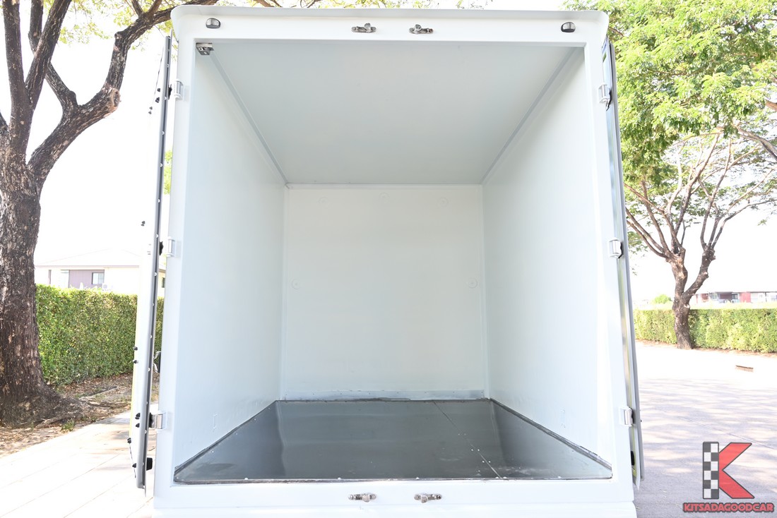 
								ISUZU D-Max cargo 1304 full									