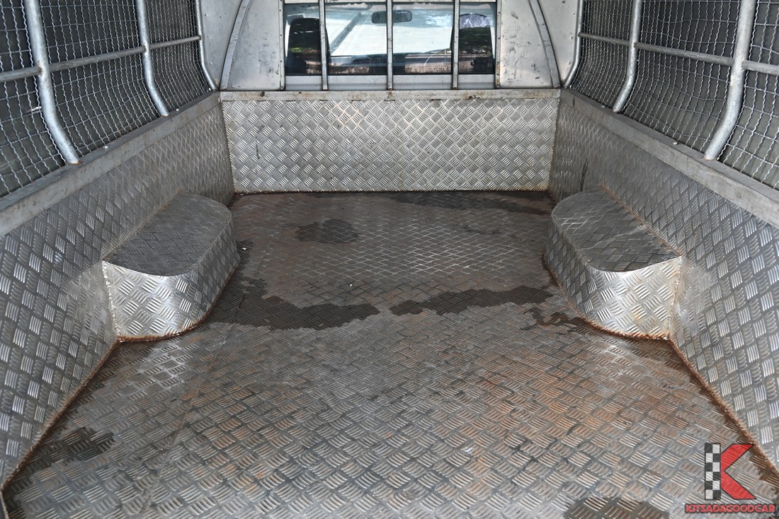 
								Toyota Revo cargo 6322 full									