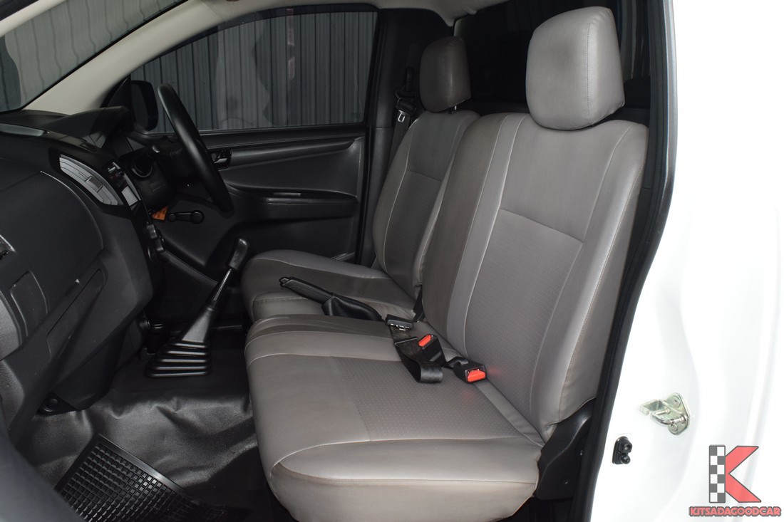 
								ISUZU D-Max cargo 6666 full									