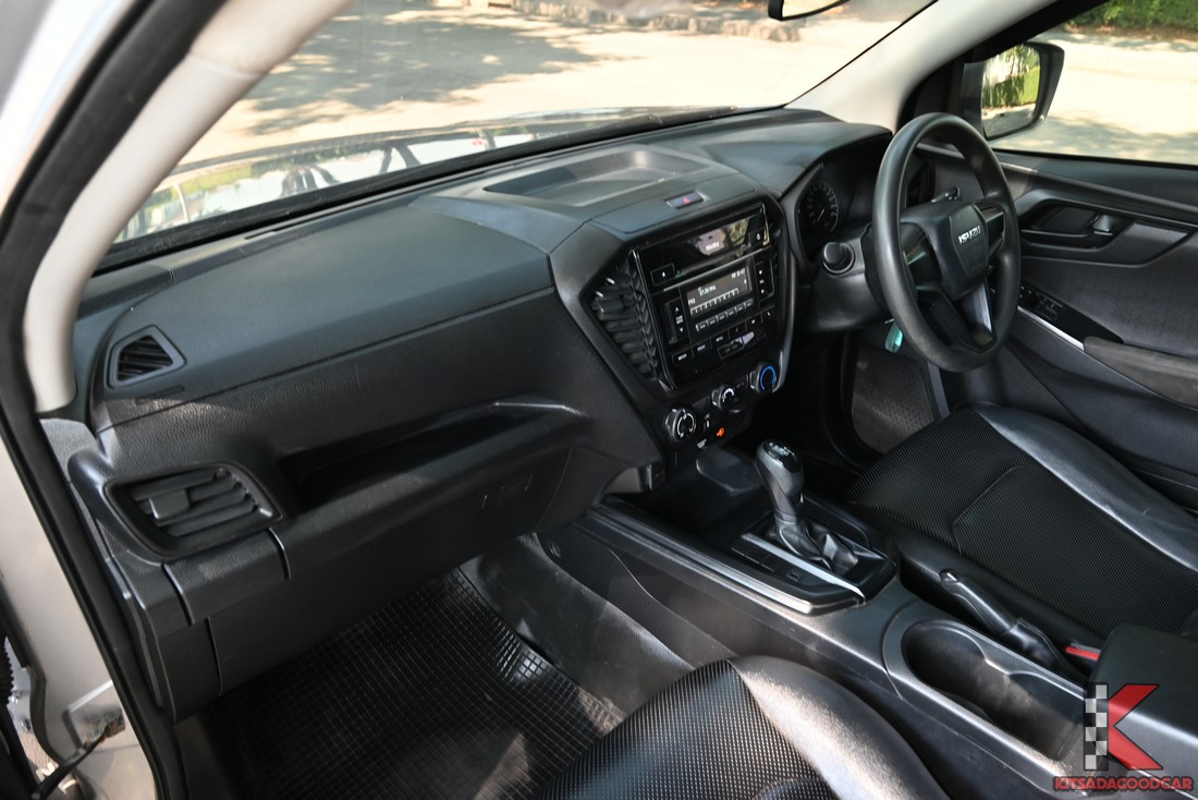 
								ISUZU D-Max cargo 3956 full									