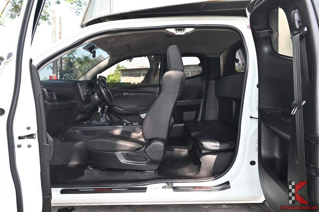 
								ISUZU D-Max cargo 4148 full									