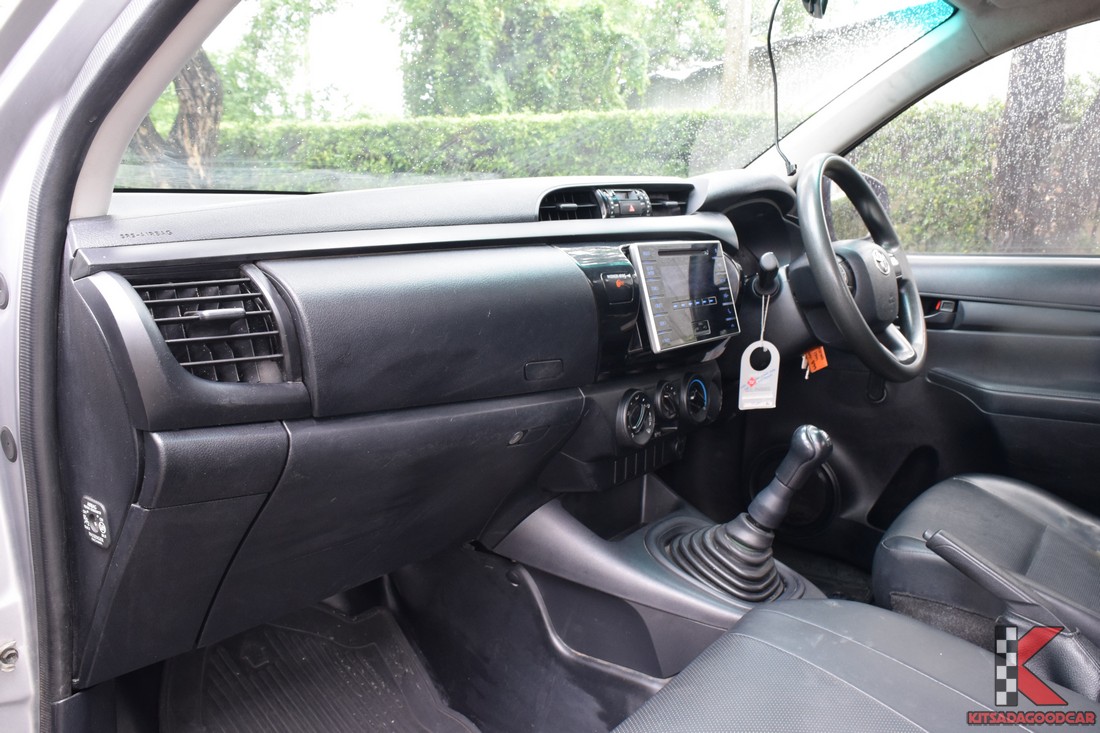 
								Toyota Revo KOG 899 full									