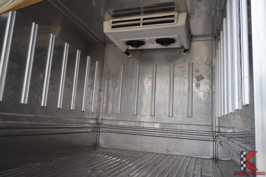 
								Toyota Revo MPC COOL 7504 full									