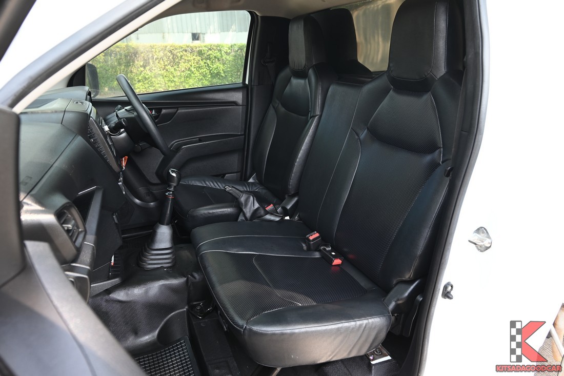 
								ISUZU D-Max COOL 457 full									