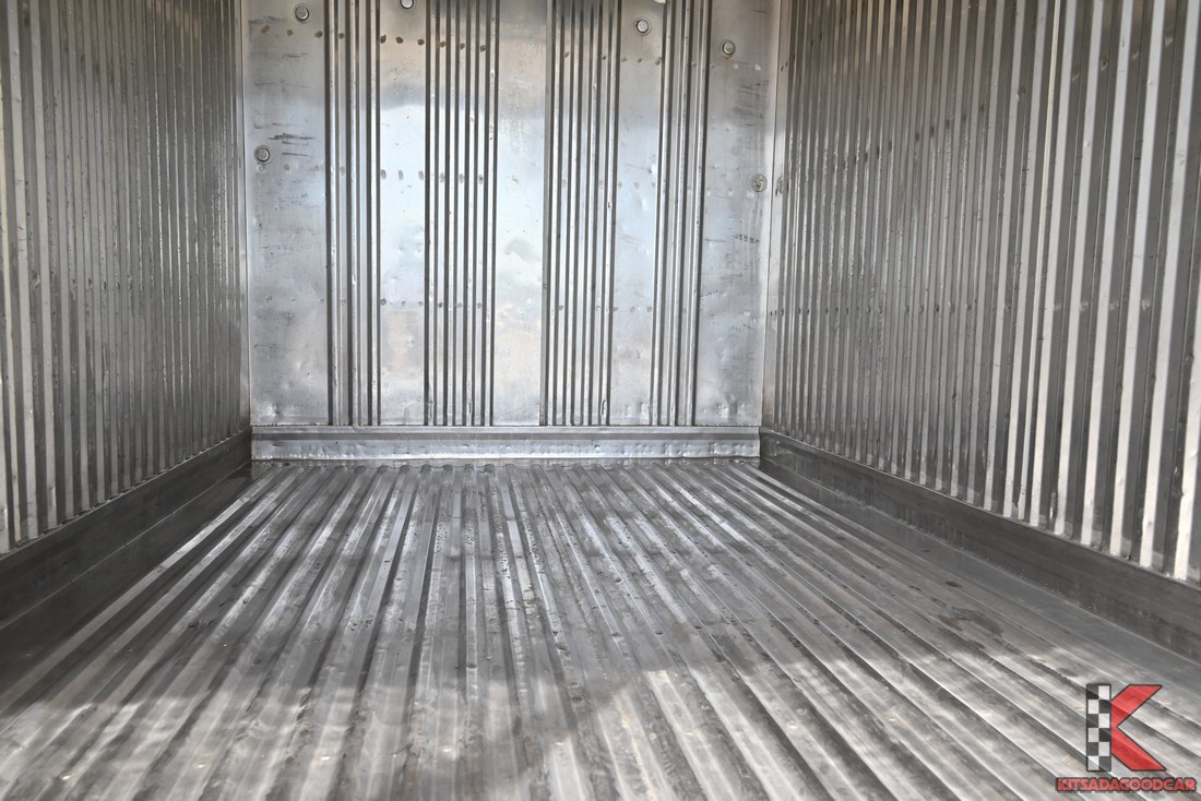 
								Toyota Revo MPC COOL 932 full									