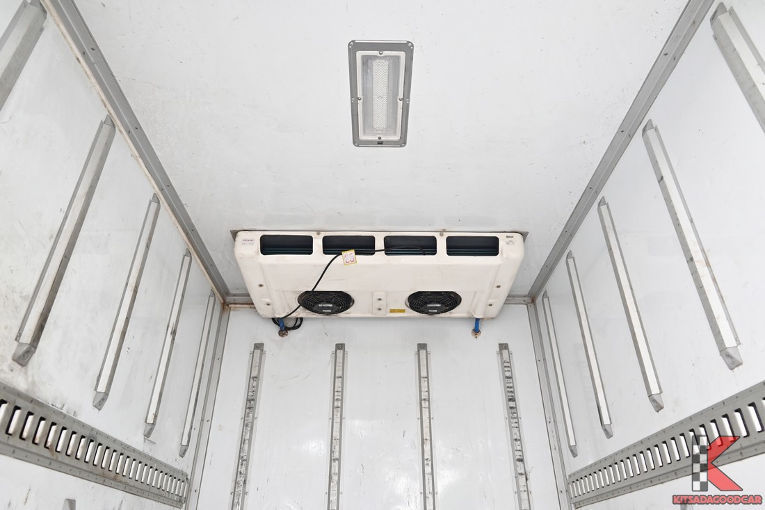 
								Toyota Revo cool 5070 full									