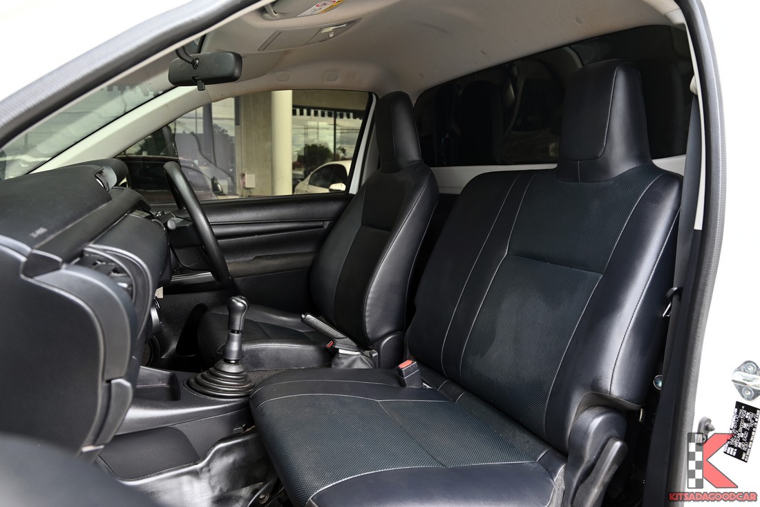 
								Toyota Revo cargo 1864 full									