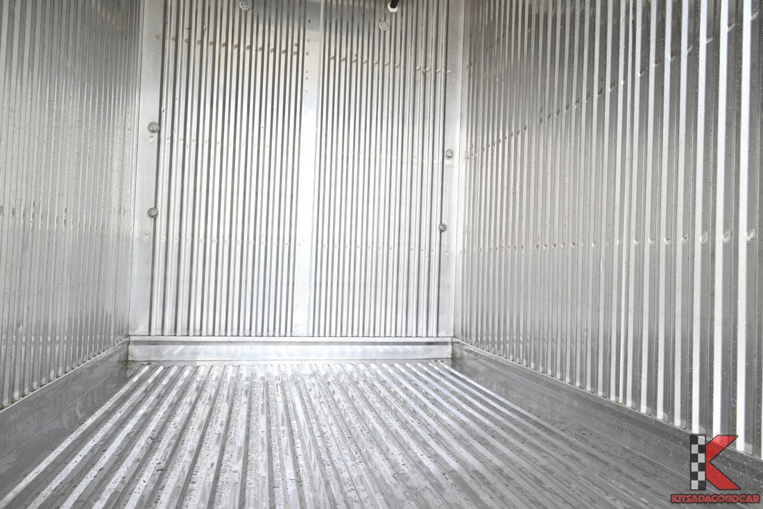 
								Toyota Revo MPC COOL 2412 full									