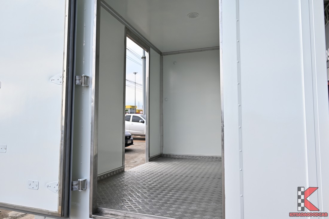 
								ISUZU D-Max cargo 6047 full									