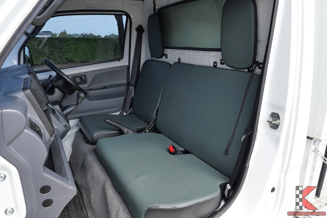 
								Suzuki Carry Food Truck 9041 full									