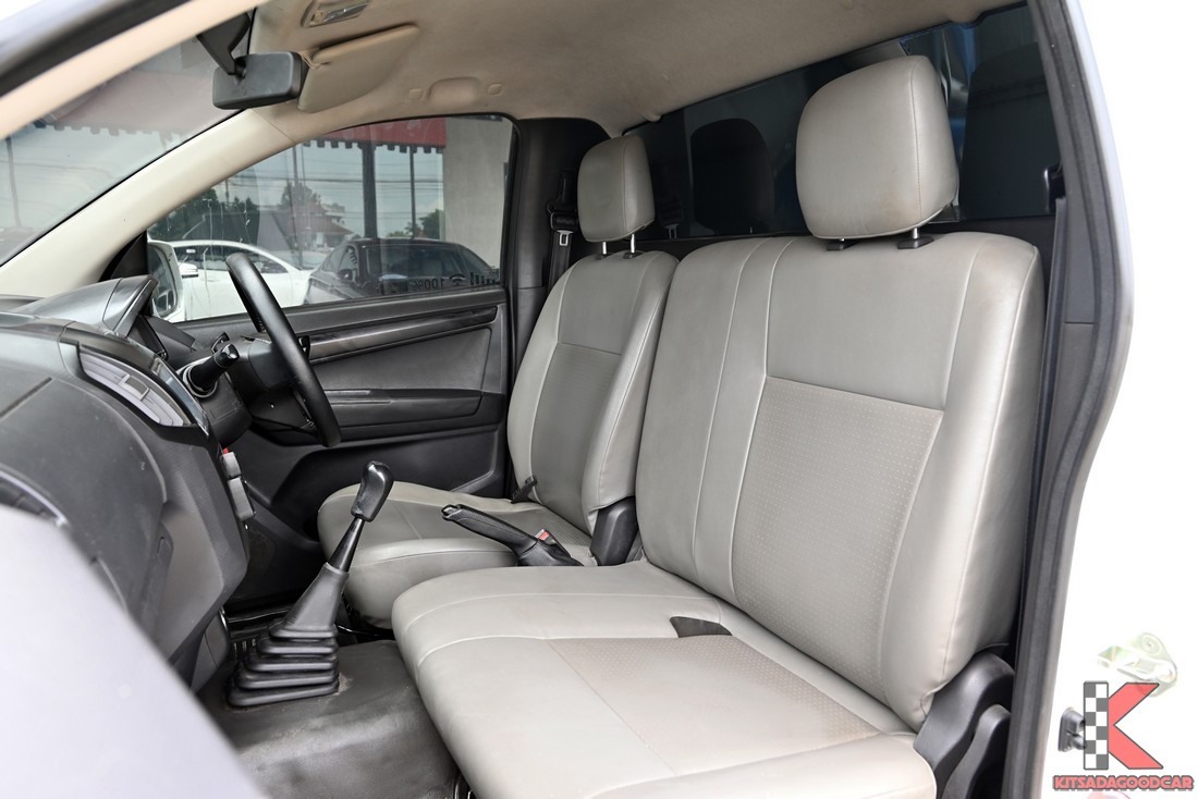 
								ISUZU D-Max cargo 912 full									