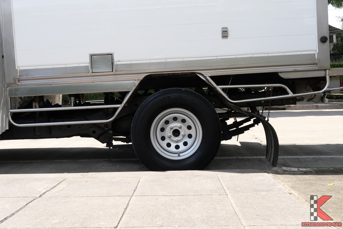 
								Toyota Revo COOL 4920 full									