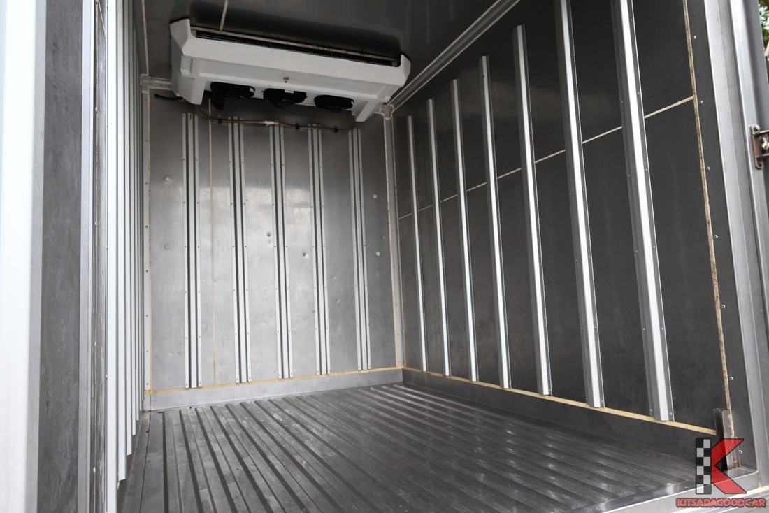 Toyota Revo COOL 2236 full