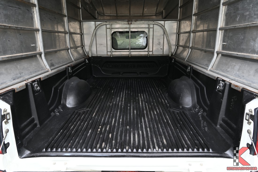 Mitsubishi Triton cargo 1160 full