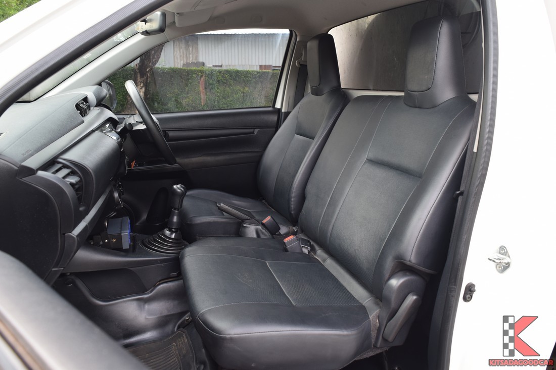 
								Toyota Revo COOL 1698 full									