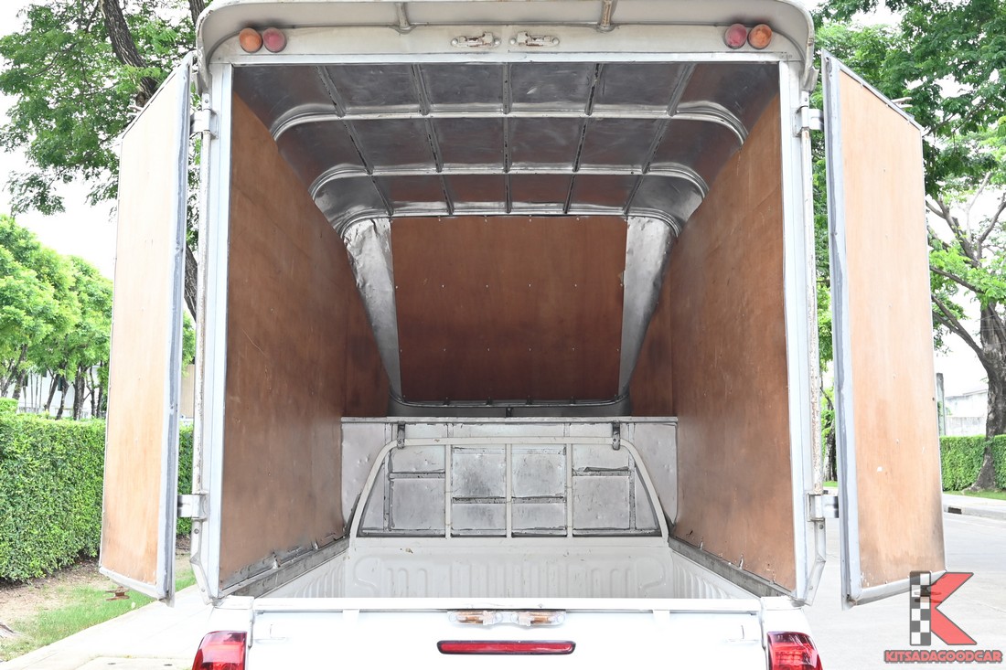 
								Toyota Revo cargo 9396 full									