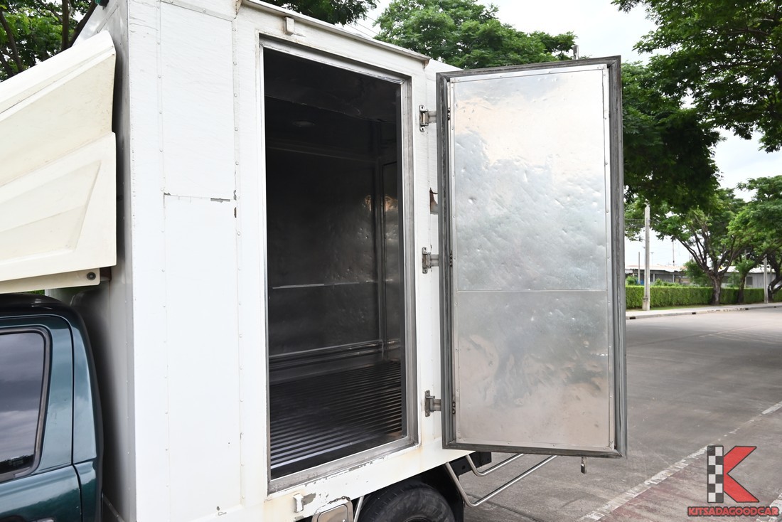 
								Toyota Vigo cargo 6131 full									