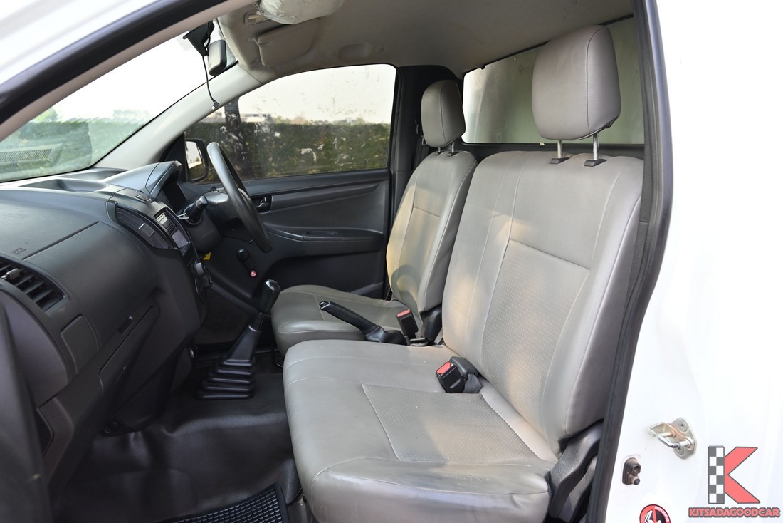 
								ISUZU D-Max cargo 7850 full									