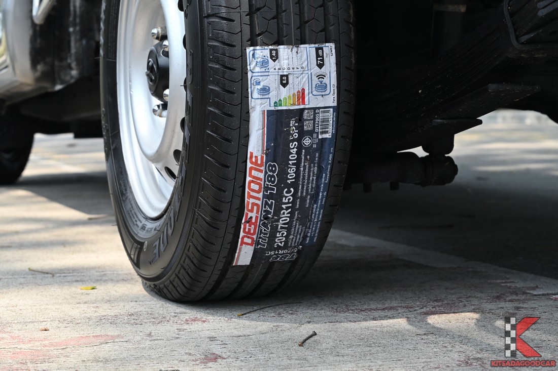 
								Toyota Revo cargo 294 full									