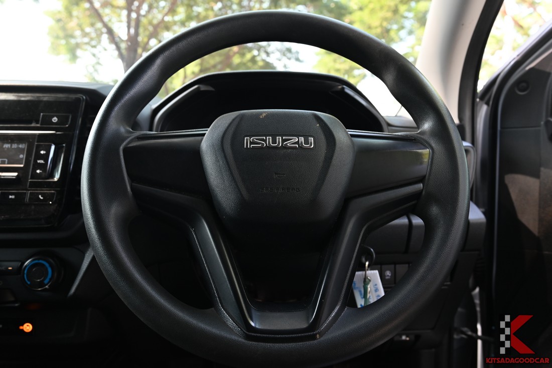 
								ISUZU D-Max cargo 3956 full									