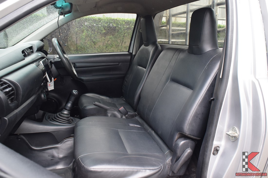 
								Toyota Revo KOG 899 full									