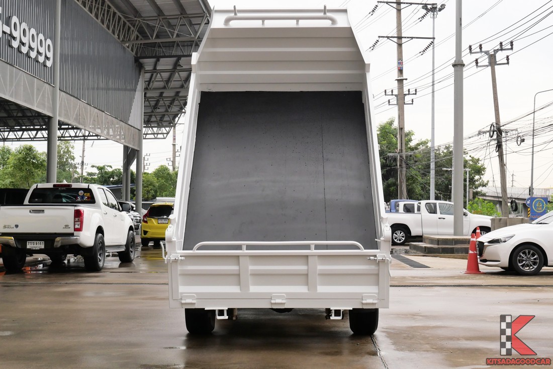 
								Toyota Revo DUMP 3271 full									