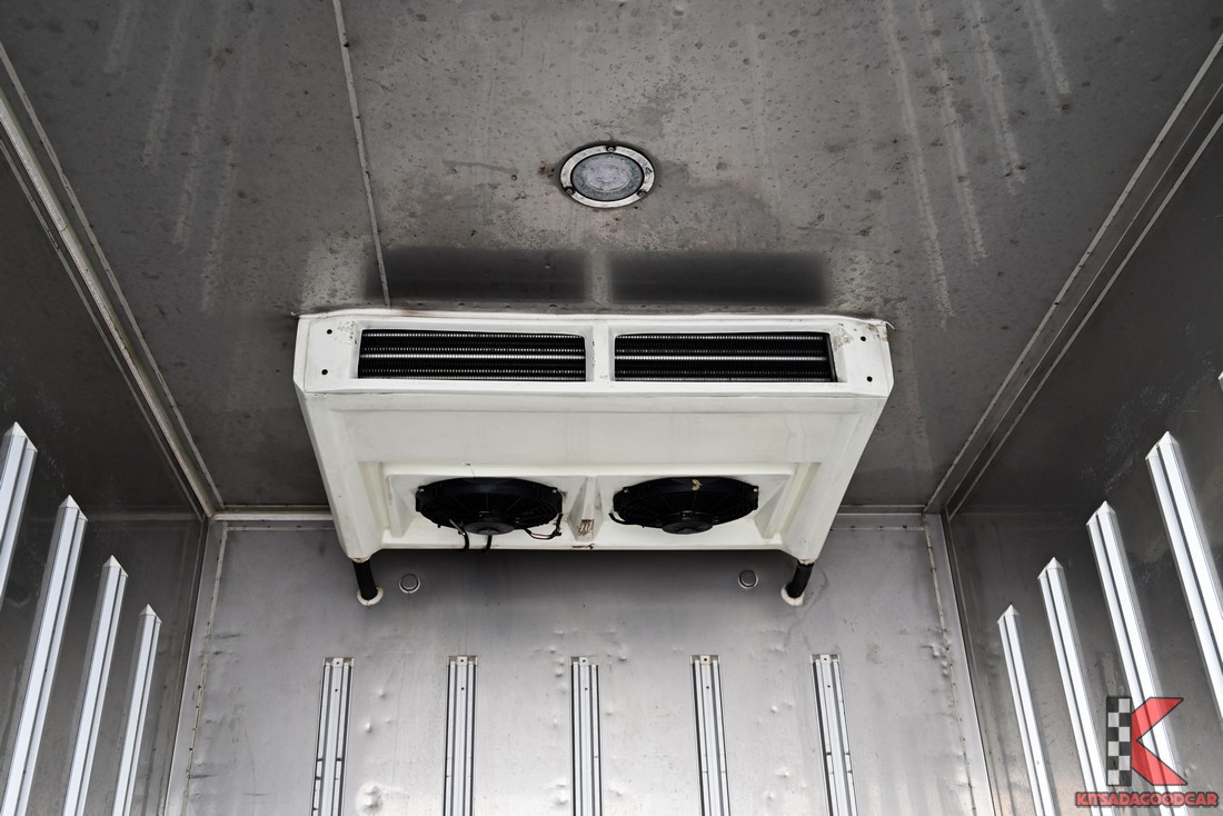 
								Toyota Revo MPC COOL 9720 full									