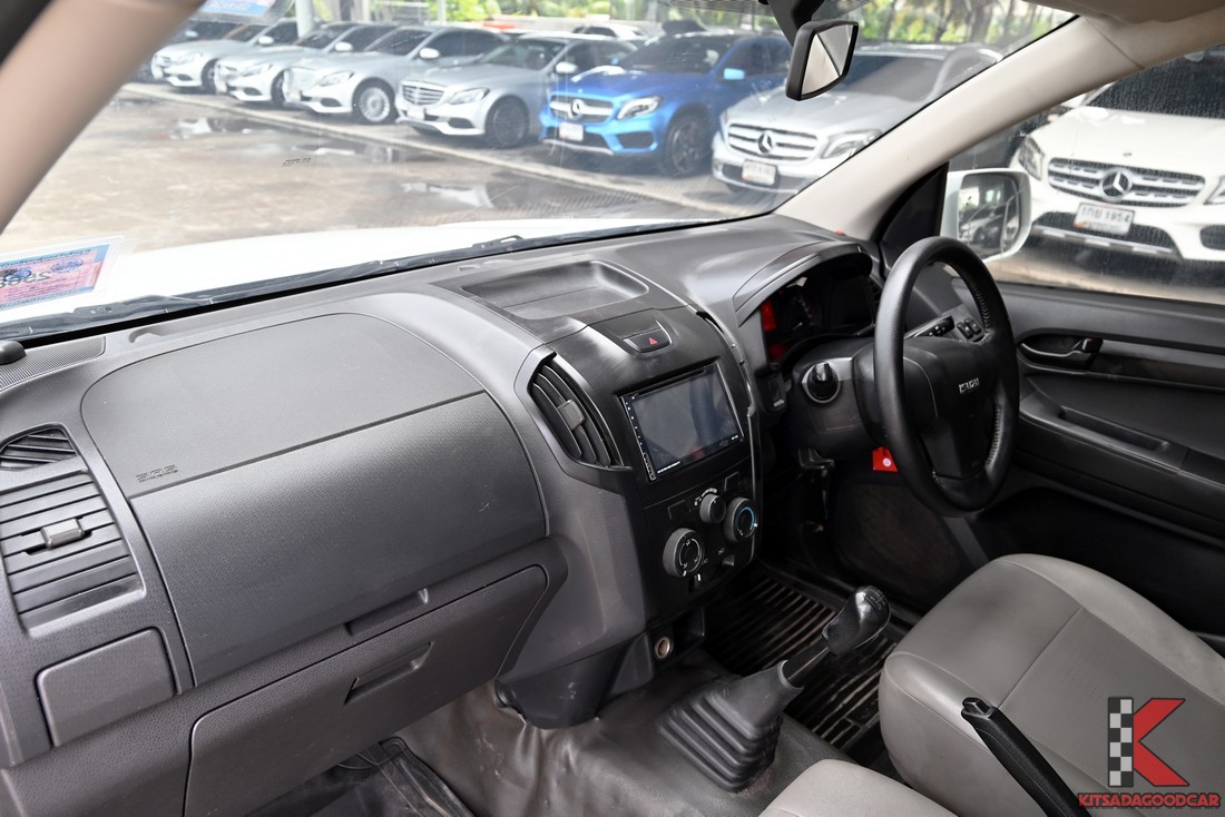 
								ISUZU D-Max cargo 912 full									