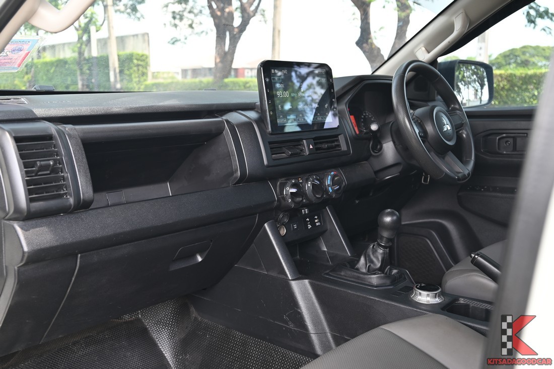 Mitsubishi Triton SINGLE CAB 8094 full