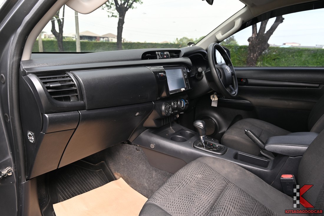 Toyota Revo SINGLE Entry 284 full