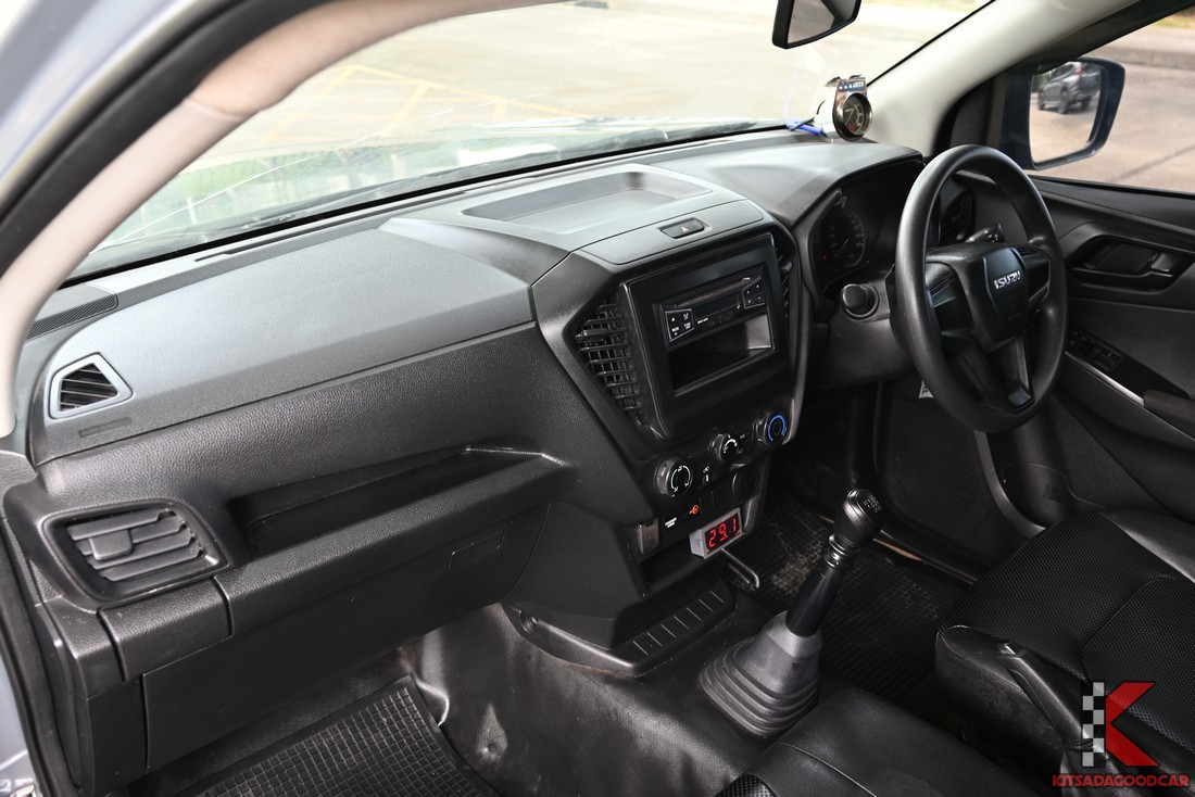 
								ISUZU D-Max cargo 7172 full									