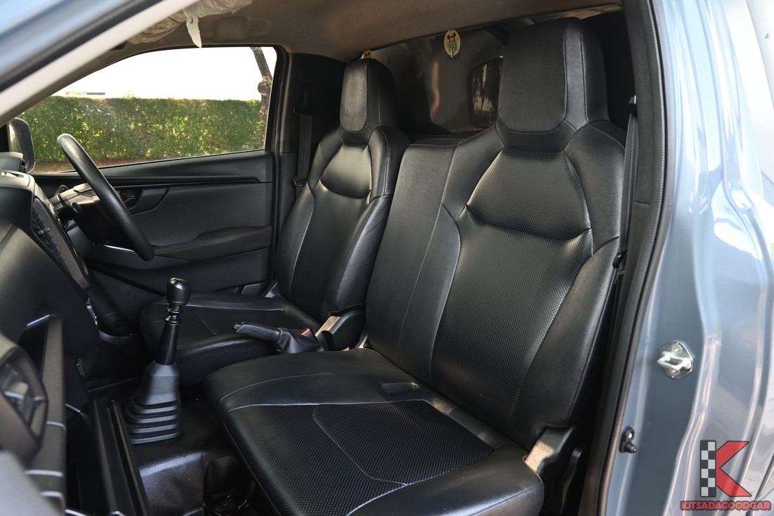 Isuzu D-MAX cargo 2478 full