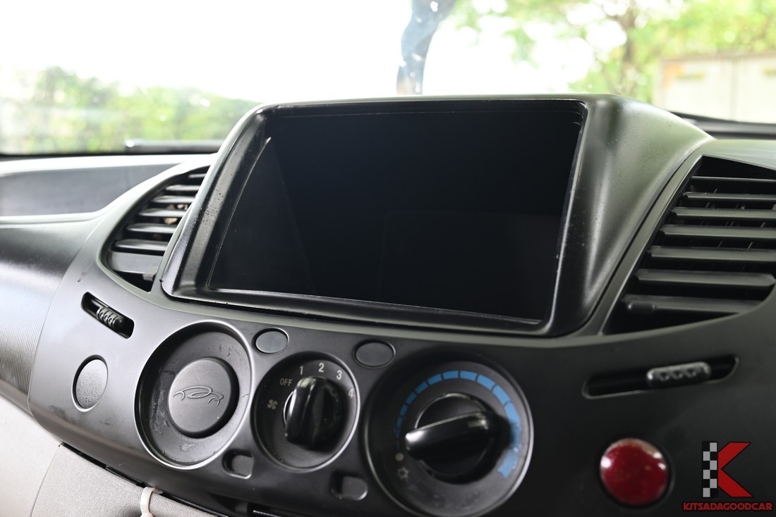 
								Mitsubishi Triton cargo 9396 full									