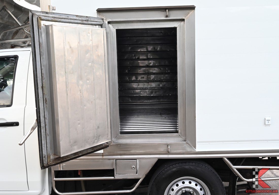 
								ISUZU D-Max COOL 9968 full									