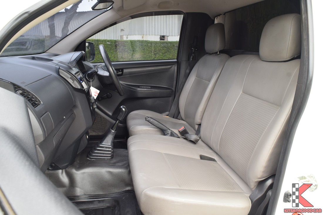 
								ISUZU D-Max cargo 7754 full									