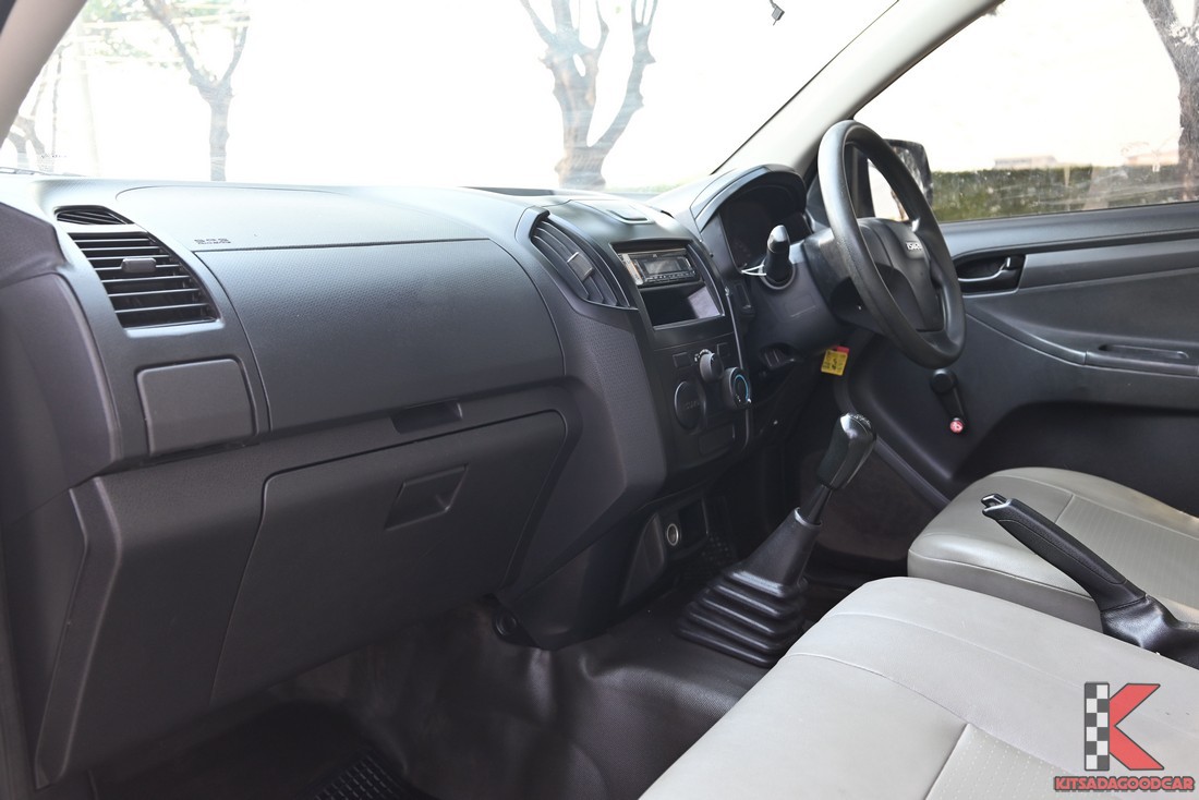 
								ISUZU D-Max cargo 7850 full									