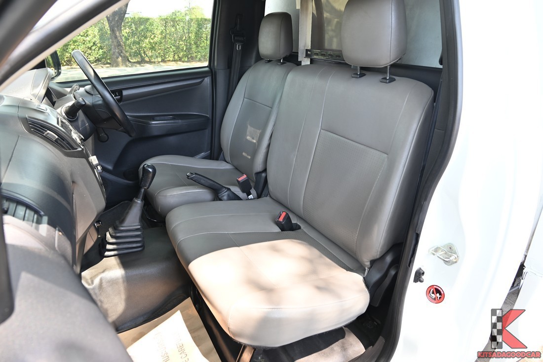 
								ISUZU D-Max cargo 7343 full									