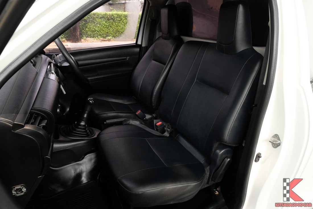 
								Toyota Revo cargo 1544 full									