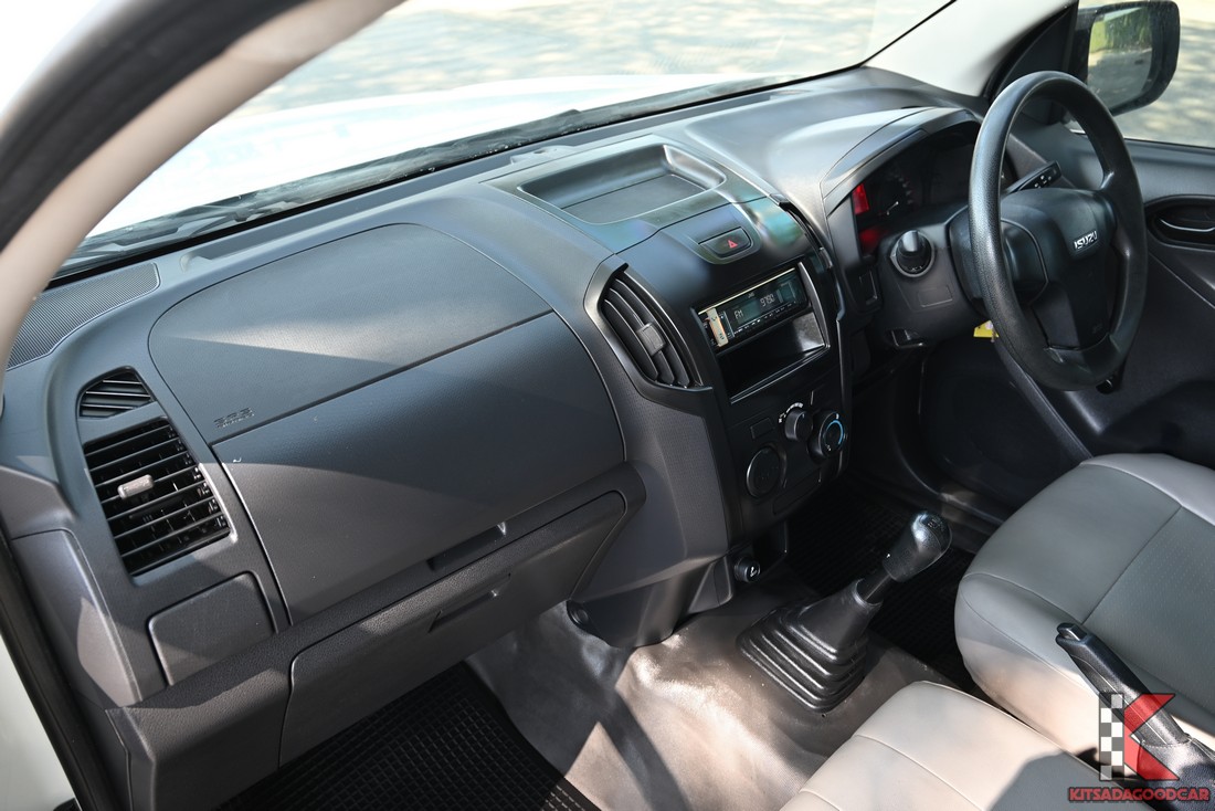 
								ISUZU D-Max cargo 1304 full									